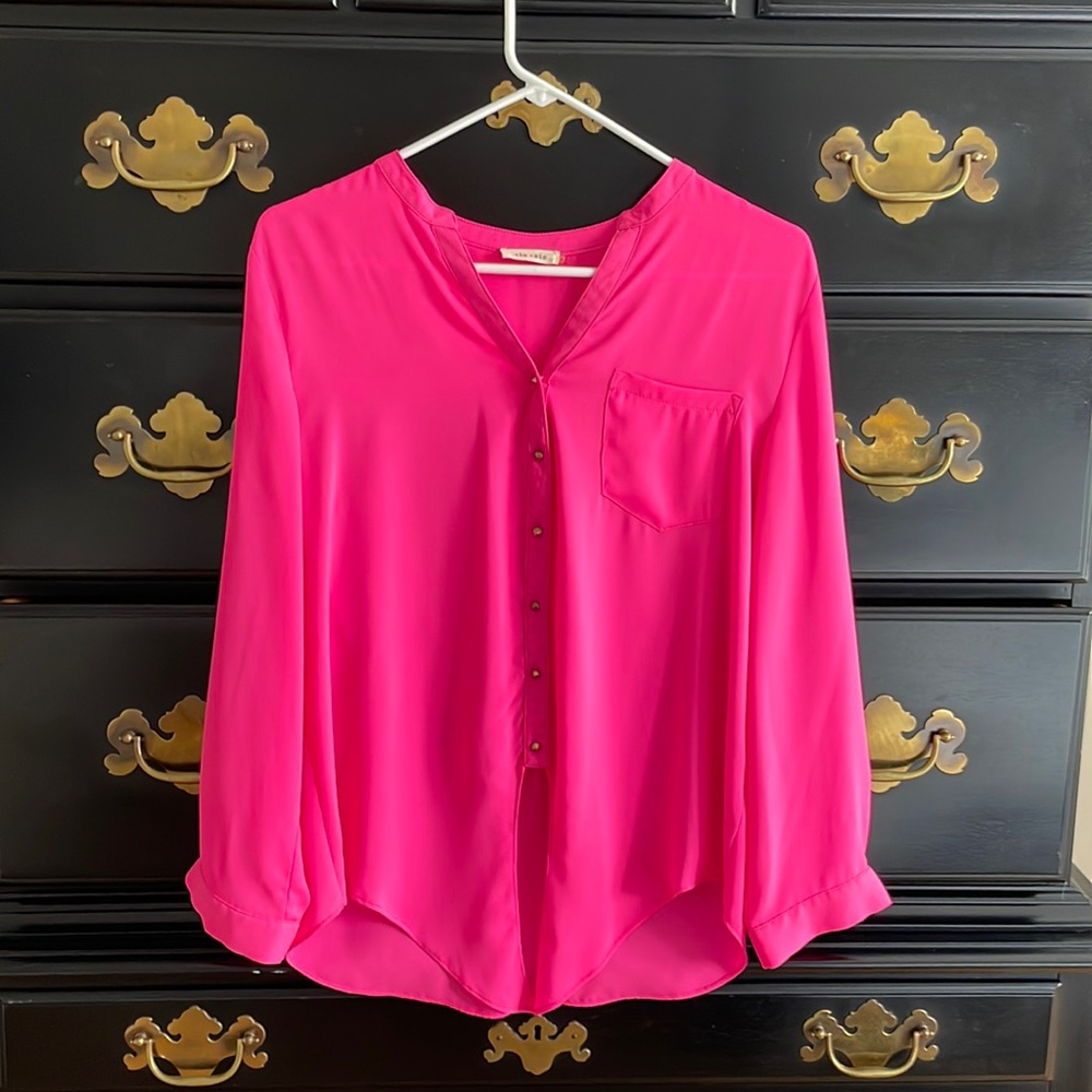 Sis sis adorable hot pink / gold button down shirt